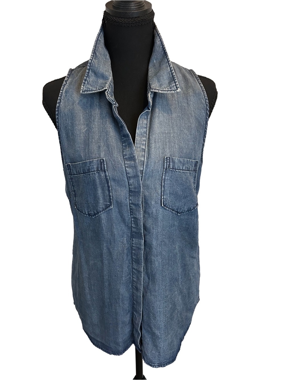 Lulu's Light Wash Denim Shirt - Blue Size S